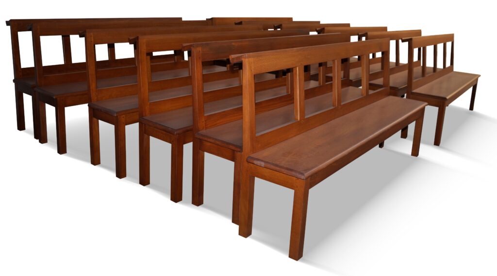 BANC D'ÉGLISE en hêtre